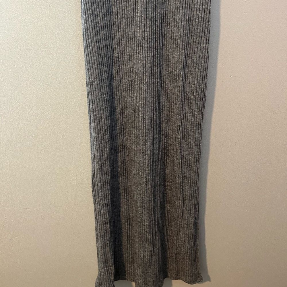 New Boutique Gray Sleeveless Turtleneck Sweater Dress - Picture 3 of 8